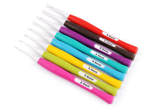 Set de croșete ergonomice cu mânere din silicon moale - Pachet de 8 piese cu mărimi diverse (2,5 mm - 6 mm) pentru un lucru manual confortabil