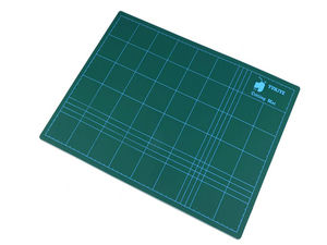 Planșă de tăiere autocicatrizantă cu două fețe 30x45 cm – Suport premium cu grilă în 3 straturi pentru croitorie, galanterie, lucru manual, scrapbooking și patchwork