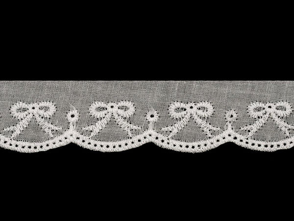 Dantelă premium din bumbac cu broderie englezească alb natur - Dantelă Madeira de 35 mm cu model cu fundițe (13,5 m)