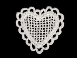 Aplicație premium din dantelă în formă de inimă - Ecuson textil elegant pentru îmbrăcăminte, decorațiuni interioare și articole de galanterie (45 x 45 mm)