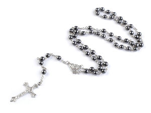 Colier tip rozariu clasic cu mărgele și crucifix metalic