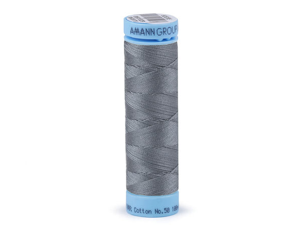 Ață de cusut din bumbac 100% Amann Triana Premium – 100m, Eticheta Nr. 50 | Ață de înaltă rezistență pentru îmbrăcăminte, lenjerie de pat și textile de casă