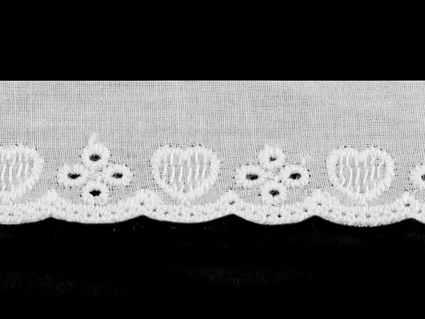 Dantelă din bumbac tip broderie anglaise premium, albă - Dantelă Madeira de 40 mm cu inimi brodate, pentru cusut și lucru manual