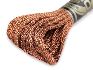 Ață de brodat DMC Mouliné Light Effects – fir premium divizibil în 6 fire pentru punct în cruce și broderie manuală