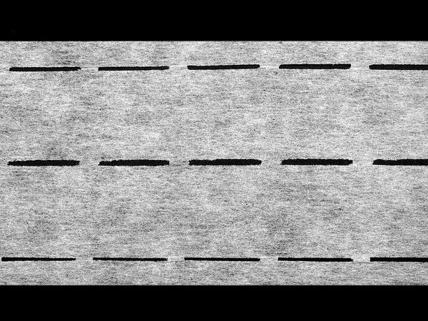 Întăritură termocolantă cu trei fante pentru betelii (10-35-35-10 mm) - Bandă termoadezivă de stabilizare pentru curele, manșete și proiecte de galanterie