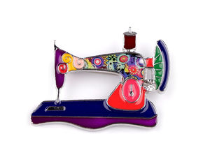Broșă elegantă emailată în formă de mașină de cusut - Pin metalic multicolor în stil vintage cu piatră fațetată