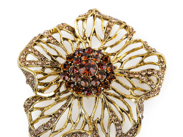 Broșă elegantă în formă de floare cu strasuri - Pin floral premium pentru haine, pălării, genți și eșarfe