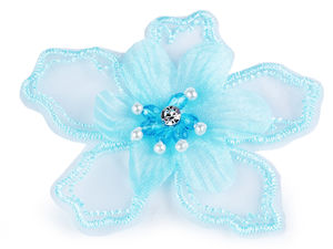 Aplicație elegantă tip floare din organza în două straturi, 8 cm, cu mijloc din mărgele și stras