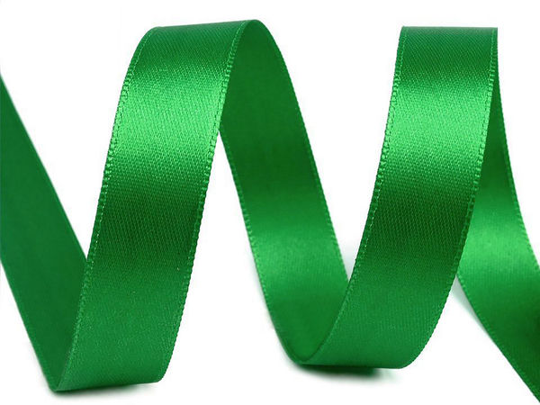 Panglică premium din saten cu două fețe, 15 mm – Bandă decorativă elegantă și lucioasă pentru croitorie și proiecte de galanterie