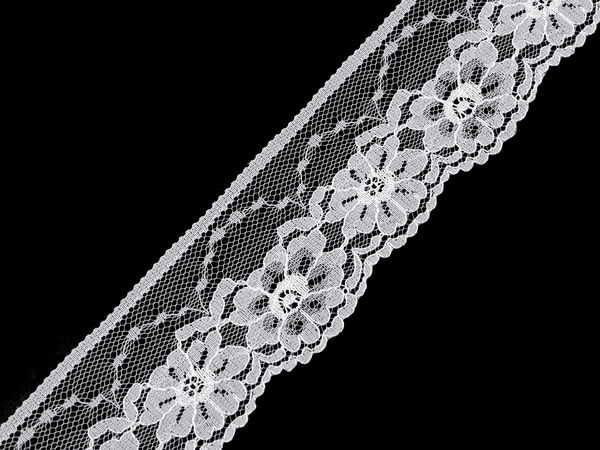 Dantelă albă premium din nailon (lățime 45 mm) – Panglică decorativă elegantă pentru lucru manual, articole vestimentare și decorațiuni interioare