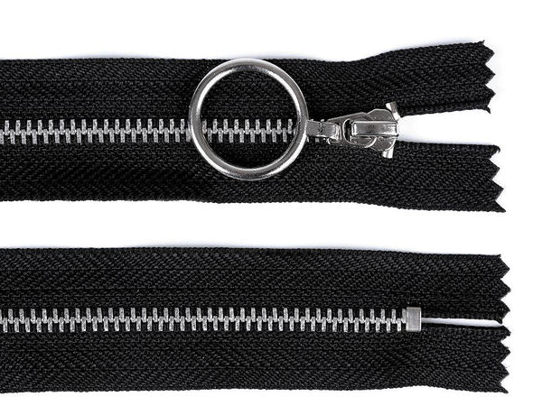 Fermoar metalic închis premium nr. 4 - 20 cm, negru cu dinți argintii și cheiță inel