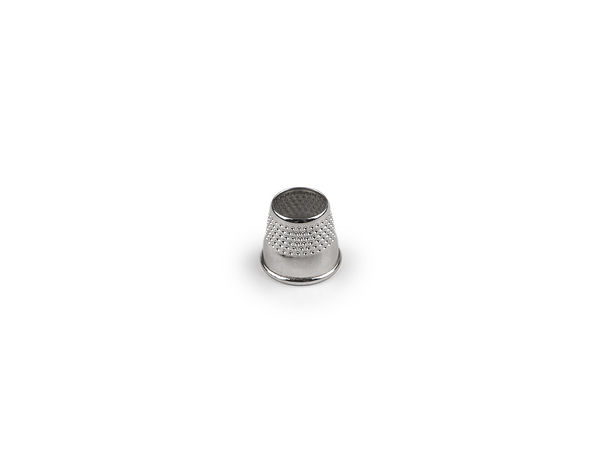 Degetar metalic premium fără fund pentru croitorie – Protecție deschisă nichelată pentru cusut și broderie (16 mm - 18 mm)