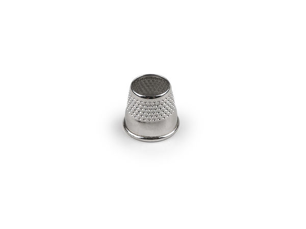 Degetar metalic premium fără fund pentru croitorie – Protecție deschisă nichelată pentru cusut și broderie (16 mm - 18 mm)