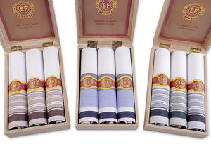 Set cadou elegant de batiste din bumbac pentru bărbați, fabricate în Cehia - 3 bucăți în cutie premium din lemn