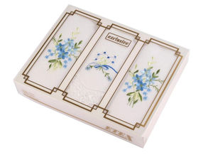 Batiste premium din bumbac brodat pentru damă - Set elegant în cutie cadou florală (mix asortat, 3 piese)