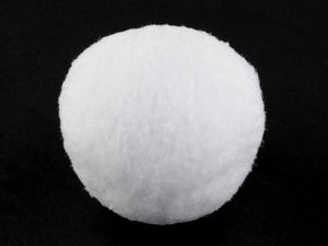 Ciucure decorativ tip bulgăre de zăpadă artificial premium - Alb ca zăpada, 7 cm