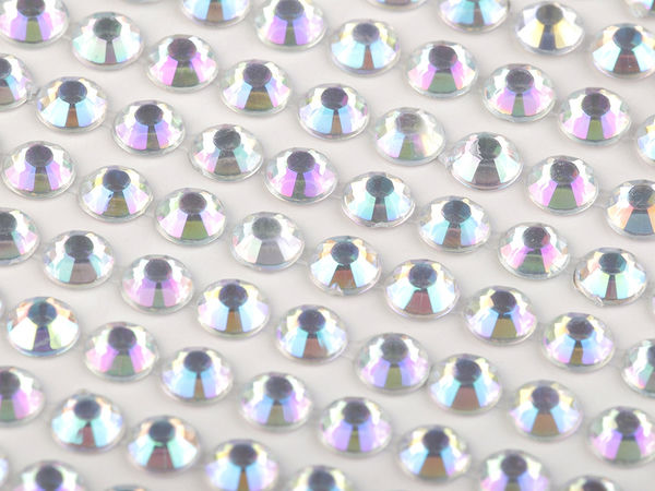 Folie cu strasuri din cristal autoadezive - Efect Crystal AB, 6mm (504 bucăți)