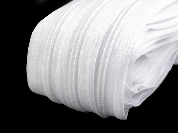 Fermoar spiralat din nylon nr. 5 la metru de calitate premium pentru proiecte rezistente și lungimi personalizate