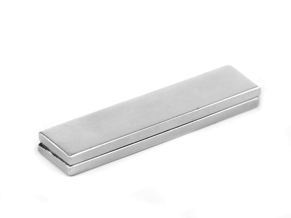Magneți dreptunghiulari premium pentru lucru manual și galanterie (10x40 mm) - Finisaj nichel