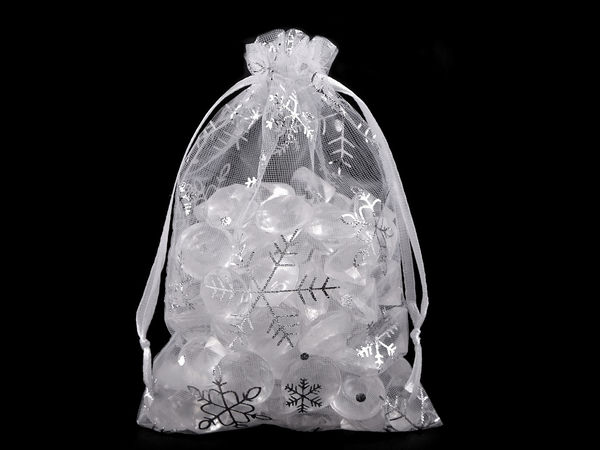 Săculeț cadou din organza cu imprimeu cu fulgi de nea și șnur din satin, 10x15 cm