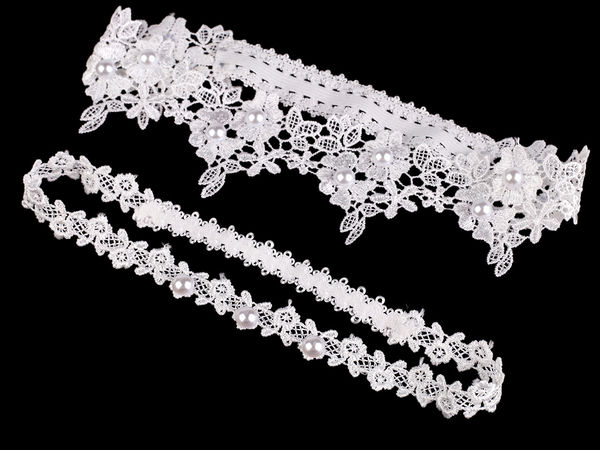 Set elegant de jartiere de mireasă din dantelă florală cu perle - Jartieră dublă pentru amintire și pentru aruncat (Alb)