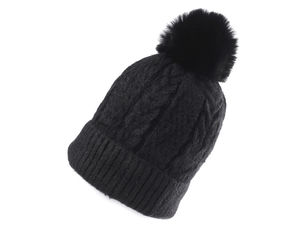 Căciulă de iarnă pentru femei Emi Ross cu torsade și ciucure - Căciulă beanie călduroasă căptușită cu pluș și ciucure din blană ecologică