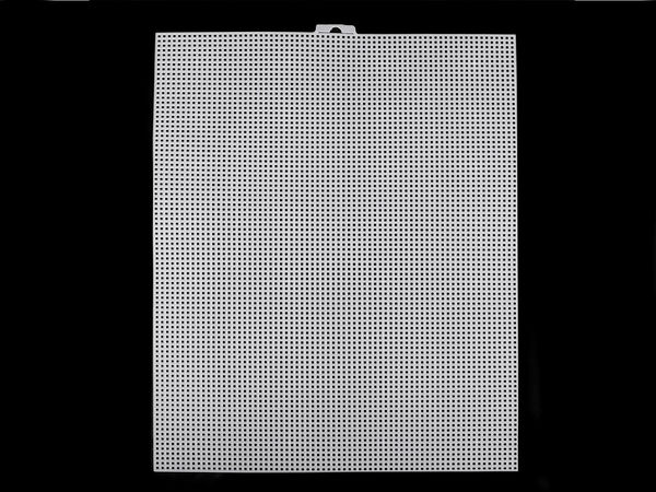 Pânză din plastic albă premium pentru tapiko și latch hooking - grilă 26 x 33,5 cm
