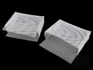 Canva din plastic alb premium sub formă de grilă pentru confecționarea manuală de genți și poșete - Plasă pentru artizanat, broderie, croșetat și împletit panglici