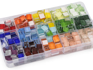 Set pietre mozaic din sticlă premium – 600 piese, asortiment multicolor în cutie de organizare cu 15 compartimente pentru lucru manual și decorațiuni DIY