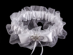 Jartieră de mireasă elegantă din satin alb și organza, cu fundă decorată cu perle și cristale