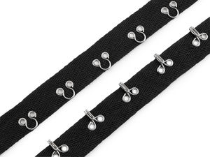 Bandă premium cu moși și babe pe panglică de bumbac de 20 mm - Negru